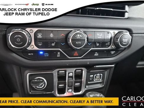 Used 2025 Jeep Wrangler Unlimited Sahara AWD/4WD image 23