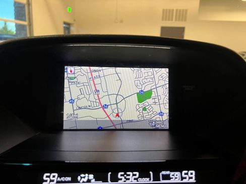 Used 2012 Honda Pilot Touring image 17