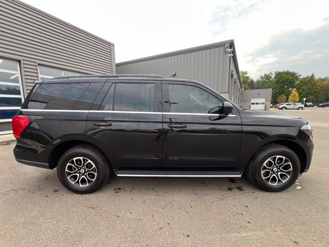 Used 2023 Ford Expedition XLT AWD/4WD image 4