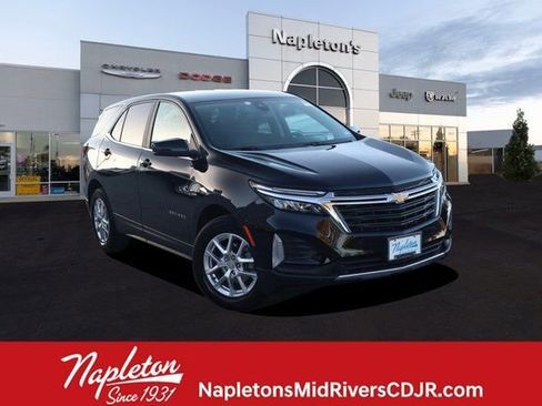 Used 2022 Chevrolet Equinox LT image 1