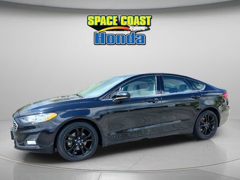 Used 2020 Ford Fusion SE w/ Equipment Group 151A image 9