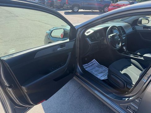 Used 2018 Hyundai Sonata SE FWD image 9