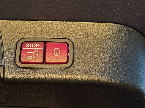 Used 2021 Mercedes-Benz GLB 35 AMG 4MATIC image 13