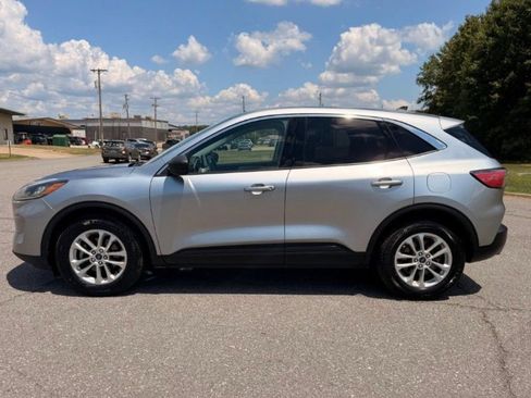 Used 2022 Ford Escape SE FWD image 9