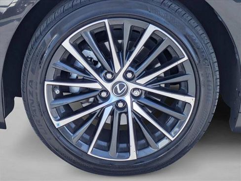 Used 2024 Lexus ES 300h w/ Premium Package FWD image 24