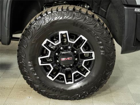 Used 2026 GMC Sierra 2500 AT4X w/ LPO, Black Badging Package AWD/4WD image 41