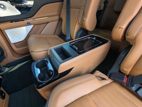 Used 2025 Lincoln Aviator Black Label w/ Black Label Special Edition AWD/4WD image 15