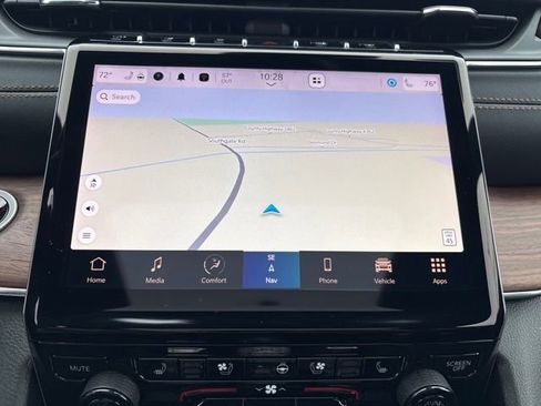 Used 2023 Jeep Grand Cherokee Summit w/ Luxury Tech Group V image 18