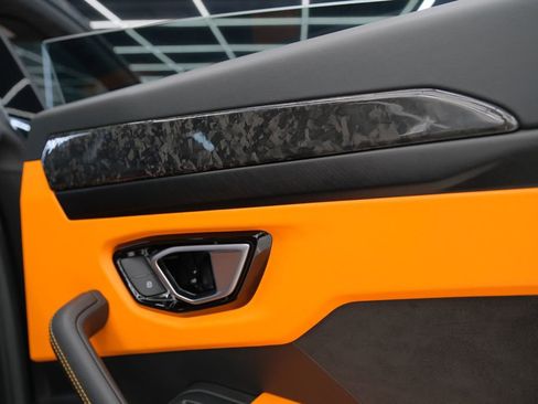 Used 2021 Lamborghini Urus image 42