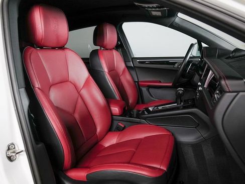 Certified 2023 Porsche Macan AWD/4WD image 11