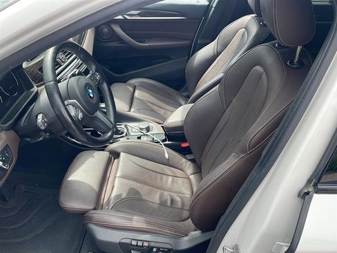 Used 2019 BMW X1 sDrive28i w/ M Sport Package FWD image 3