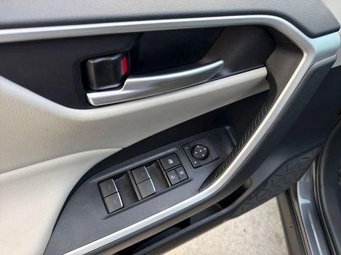 Used 2025 Toyota RAV4 XLE w/ Convenience Package image 18