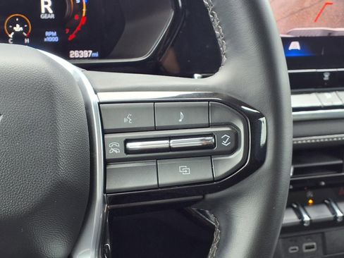 Used 2024 Chevrolet Colorado LT RWD image 16