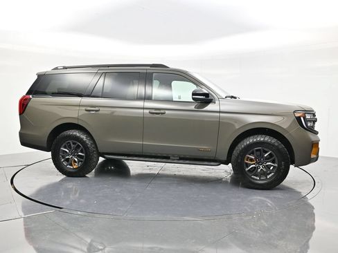 Used 2025 Ford Expedition Tremor AWD/4WD image 4