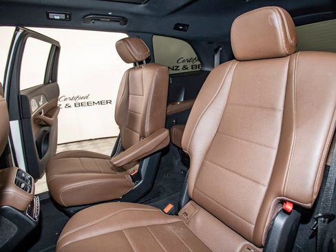Used 2024 Mercedes-Benz GLS 450 4MATIC image 15