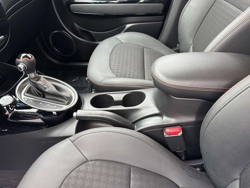 Used 2017 Kia Soul ! FWD image 16