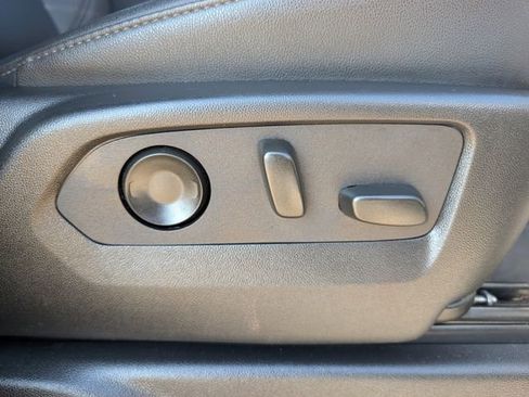 Used 2024 Chevrolet Suburban LT image 25