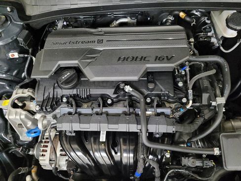 Used 2025 Hyundai Elantra Sport FWD image 30