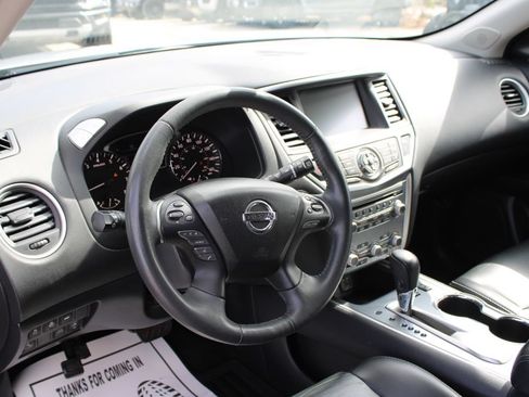 Used 2018 Nissan Pathfinder SL w/ SL Premium Package FWD image 31