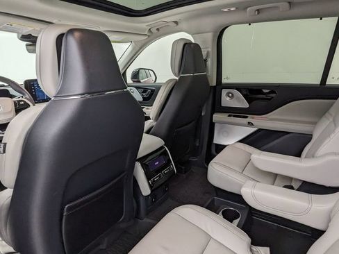 Used 2025 Lincoln Aviator Reserve w/ Luxury Package AWD/4WD image 37