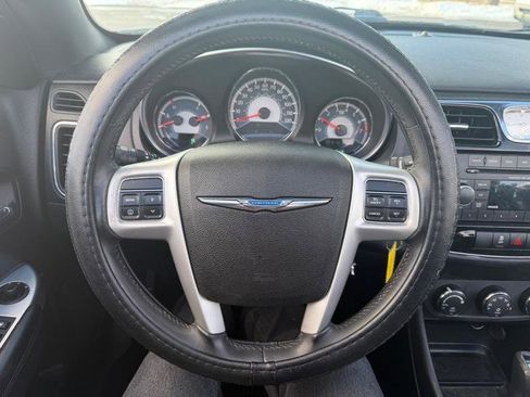 Used 2013 Chrysler 200 Touring image 2