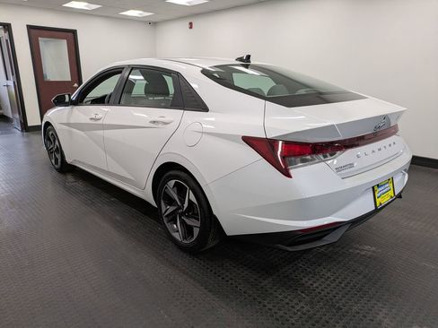 Used 2023 Hyundai Elantra SEL w/ Convenience Package FWD image 6