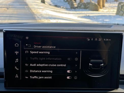 Used 2024 Audi Q5 Premium w/ Convenience Package image 40