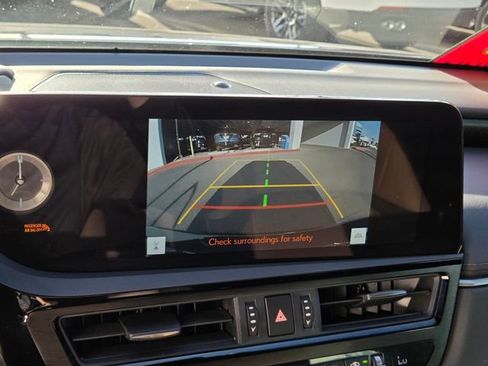 Used 2025 Lexus ES 300h w/ Premium Package FWD image 21