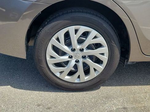 Used 2019 Toyota Corolla LE FWD image 7