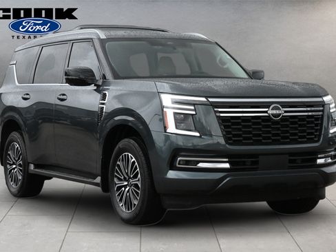 Used 2025 Nissan Armada Platinum RWD image 2
