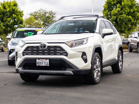 Used 2019 Toyota RAV4 Limited w/ Carpet Mat Package image 3