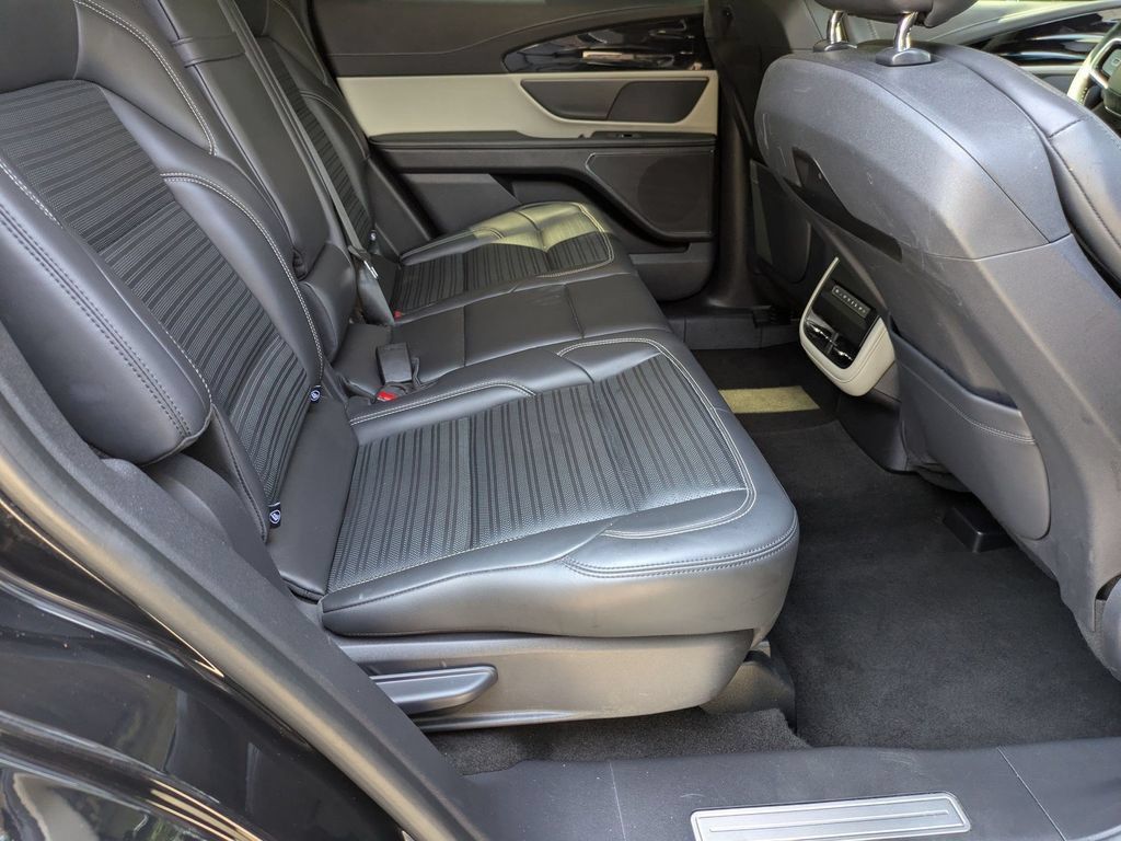 Used 2024 Lincoln Nautilus Reserve AWD/4WD image 39
