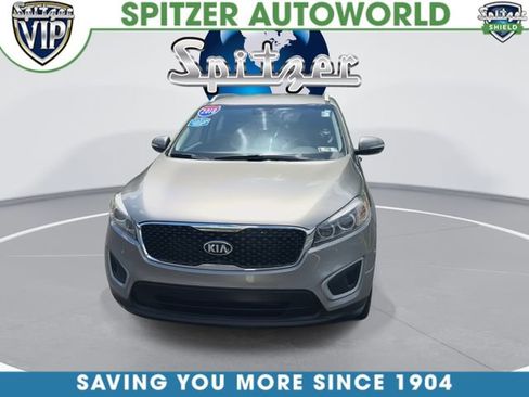 Used 2018 Kia Sorento AWD image 3