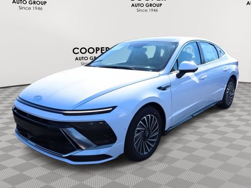 New 2026 Hyundai Sonata Limited FWD image 3