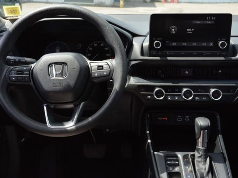 Used 2023 Honda CR-V EX image 16