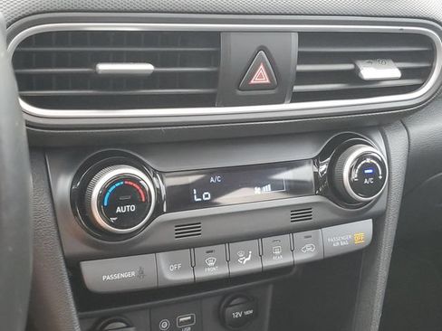 Used 2019 Hyundai Kona Limited AWD/4WD image 29