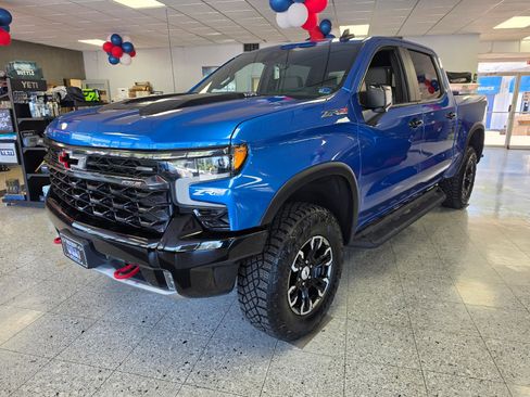 Used 2022 Chevrolet Silverado 1500 ZR2 w/ Technology Package AWD/4WD image 42