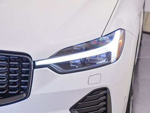 Used 2025 Volvo XC60 T8 Plus w/ Protection Package Premier image 8