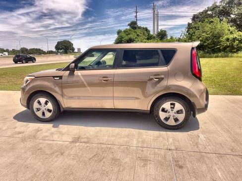 Used 2014 Kia Soul FWD image 4