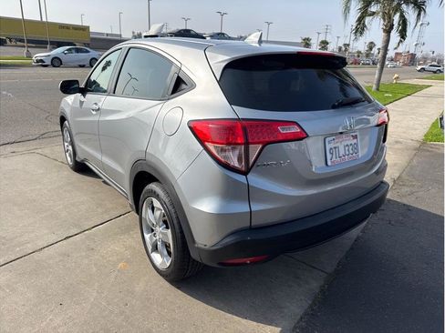Used 2018 Honda HR-V LX image 7