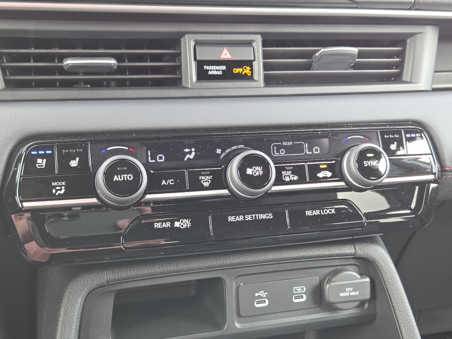 Certified 2026 Honda Pilot Black Edition image 32