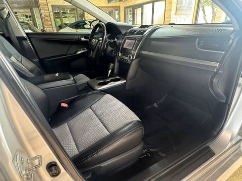 Used 2012 Toyota Camry SE FWD image 9