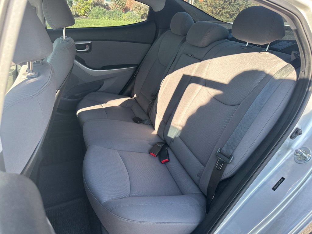 Used 2016 Hyundai Elantra SE w/ Option Group 02 FWD image 12