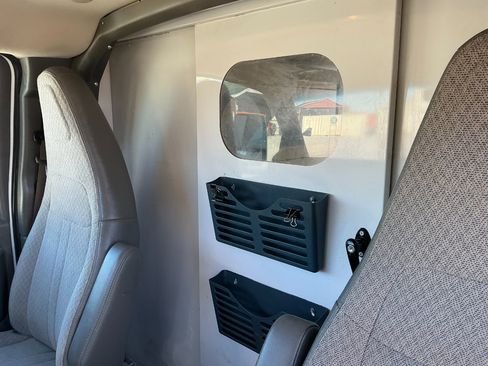 Used 2016 Chevrolet Express 3500 image 12