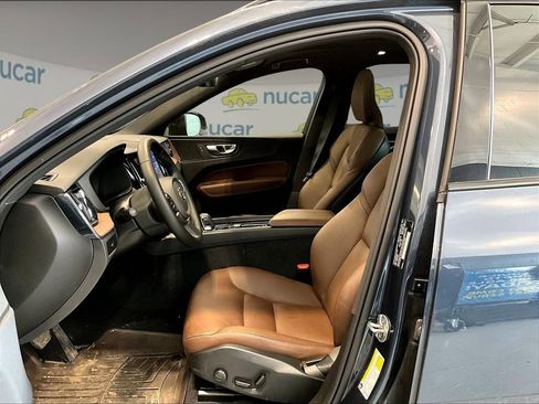 Used 2025 Volvo XC60 B5 Plus w/ Climate Package image 12