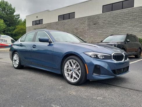 Used 2025 BMW 330i Sedan RWD image 3