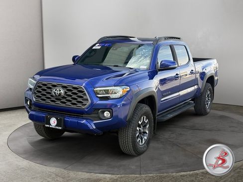 Used 2022 Toyota Tacoma TRD Off-Road w/ TRD Premium Off Road Package image 3
