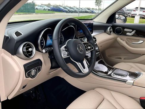 Used 2021 Mercedes-Benz GLC 300 4MATIC image 17