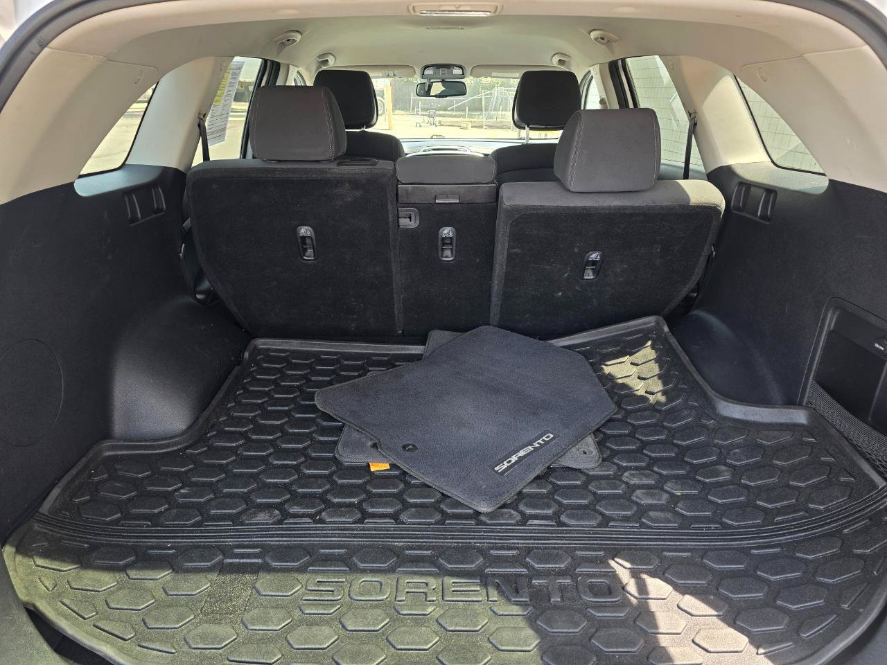 Used 2016 Kia Sorento AWD w/ LX Convenience Package image 8