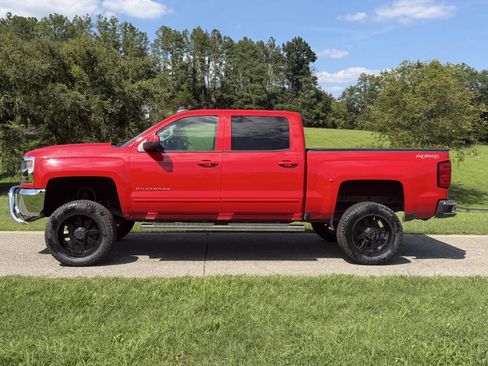 Used 2017 Chevrolet Silverado 1500 LT AWD/4WD image 5